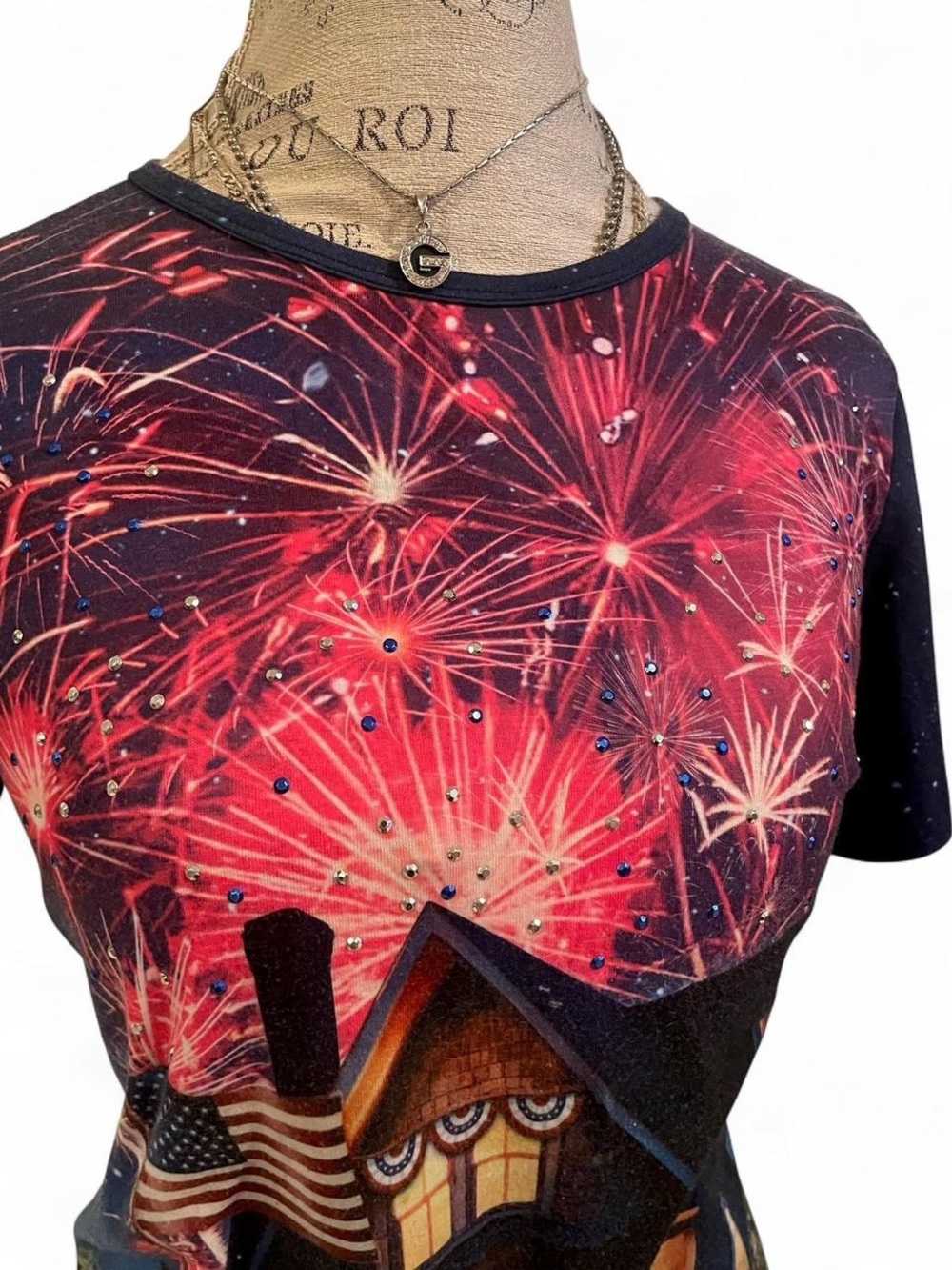 4th of July Bedazzled Firework AOP tee • Gloria Vanderbilt • Size - SMALL